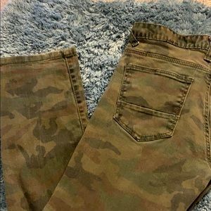 Men’s camo straight fit pants